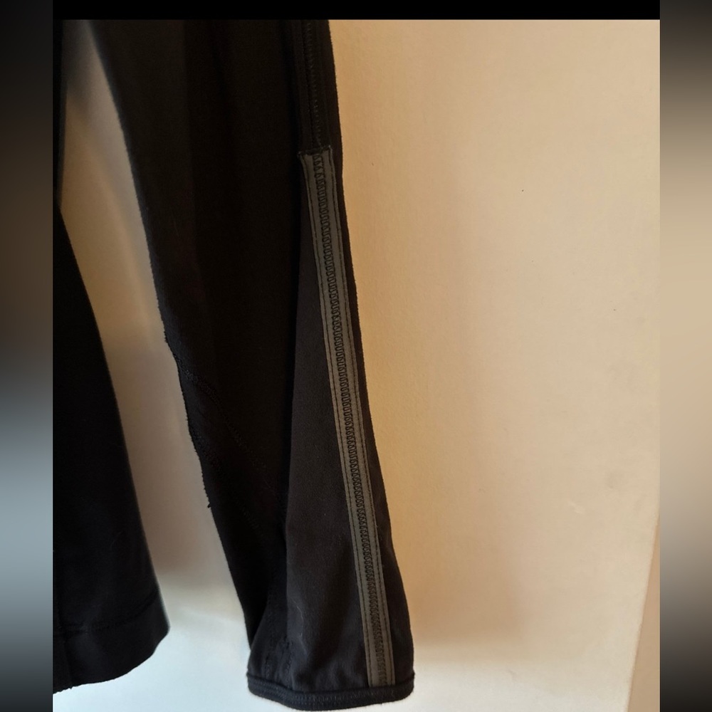 Lululemon black size 12, hiking/athletic long sleeve T-shirt EUC - Picture 6 of 12